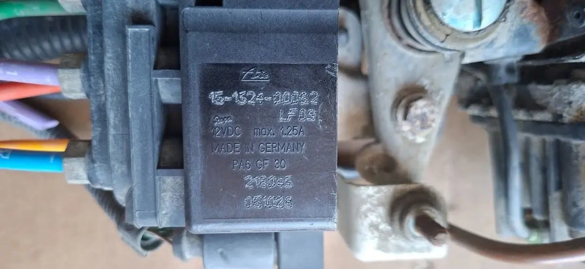 Compresor suspensie aer VOLKSWAGEN TOUAREG 7LA, 7L6, 7L7 2002 - 2013 3.0 V6 TDI BKS, CATA 7L0616006D