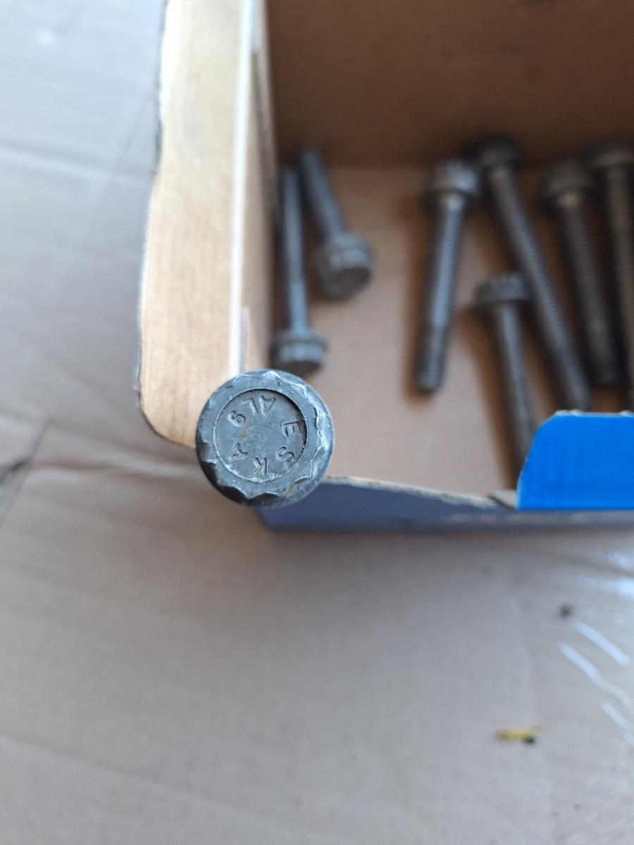 Șuruburi cutie de viteze AUDI A4 IV Avant 8K5, B8 2010 2.0 TDI CAGA 105KW|143HP 2010