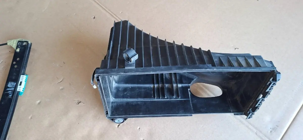 Capac carcasa filtru de aer VOLKSWAGEN TOUAREG 7LA, 7L6, 7L7 2002 - 2013 3.0 V6 TDI BKS, CATA 7L6129607AE