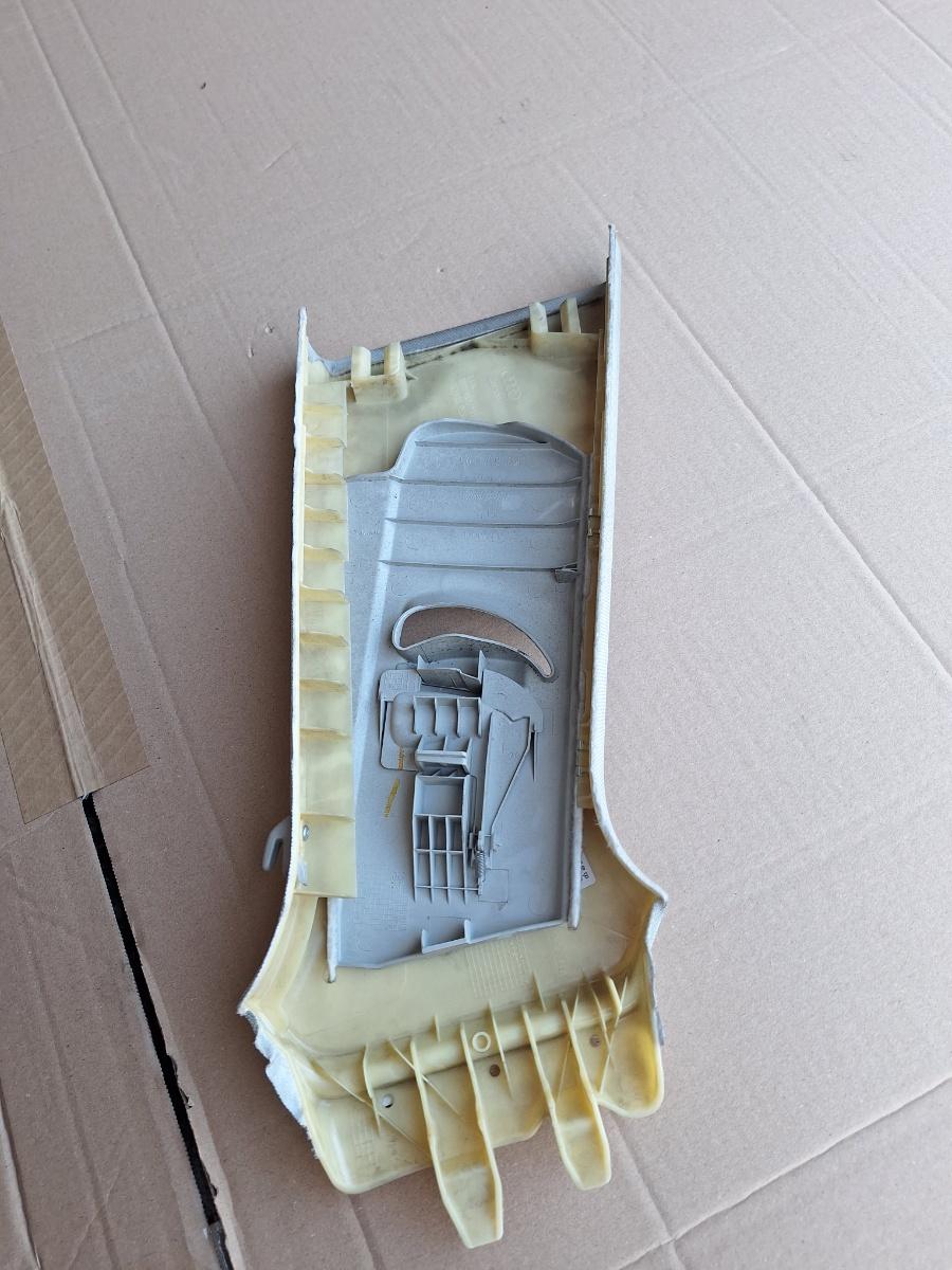 Ornament stalp (B) (superior) stanga AUDI A4 IV Avant 8K5, B8 2007 - 2015 2.0 TDI CAGA, CJCA, CMEA, CMFA 8K0867293