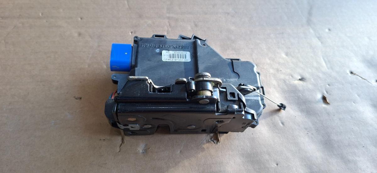 Broasca usa stanga spate VOLKSWAGEN TOUAREG 7LA, 7L6, 7L7 2002 - 2013 3.0 V6 TDI BKS, CATA 3D4839015