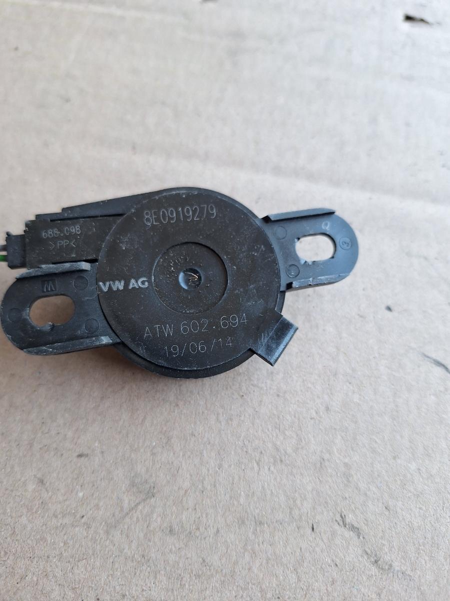Difuzor senzor de parcare PDC fata VOLKSWAGEN PASSAT 365 2010 - 2014 2.0 TDi BlueMotion CFFB 8E0919279
