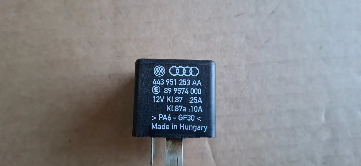 Releu 219 VOLKSWAGEN TOUAREG 7LA, 7L6, 7L7 2002 - 2013 3.0 V6 TDI BKS, CATA 443951253AA