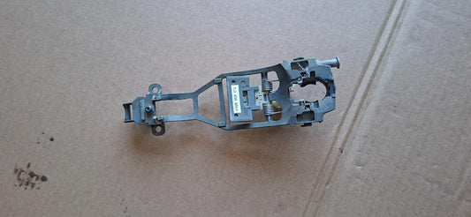 Suport exterior portiera fata VOLKSWAGEN TOUAREG 7LA, 7L6, 7L7 2002 - 2013 3.0 V6 TDI BKS, CATA 7L0839885A