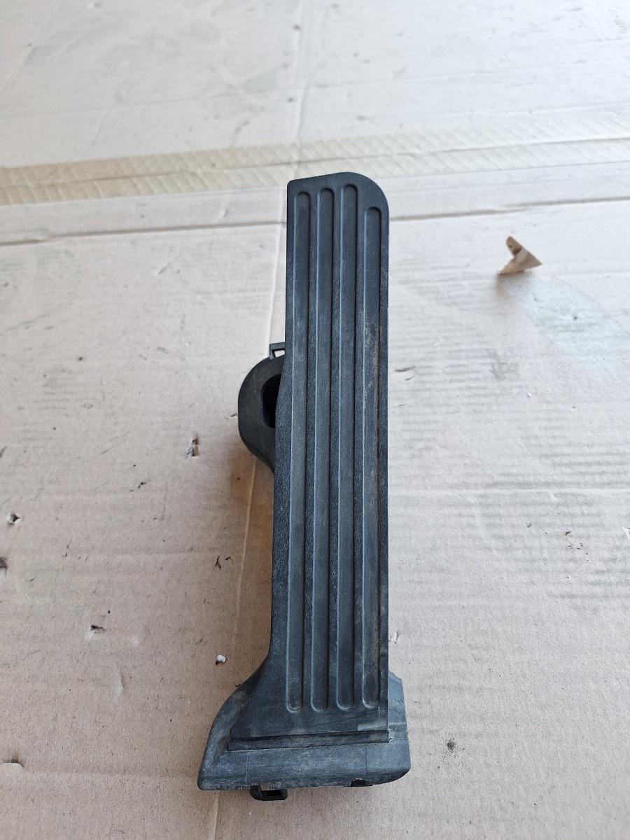 Pedala de acceleratie VOLKSWAGEN PASSAT 365 2010 - 2014 2.0 TDi BlueMotion CFFB 1K1721503AT