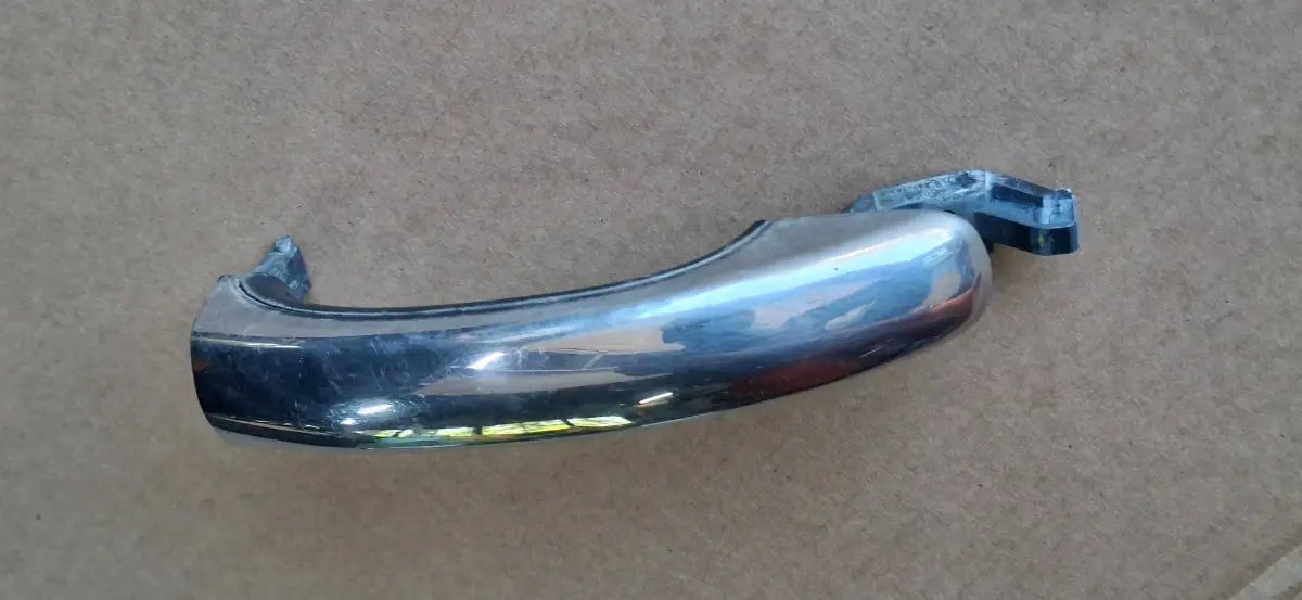 Maner portiera fata stanga fata VOLKSWAGEN TOUAREG 7LA, 7L6, 7L7 2002 - 2013 3.0 V6 TDI BKS, CATA 7L6837205C
