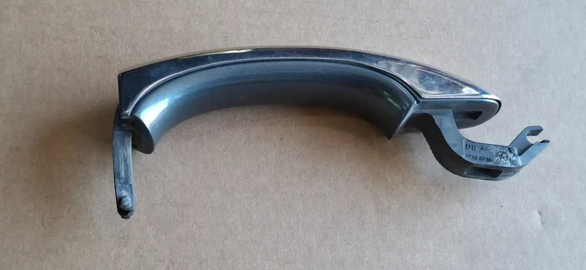 Maner portiera fata stanga fata VOLKSWAGEN TOUAREG 7LA, 7L6, 7L7 2002 - 2013 3.0 V6 TDI BKS, CATA 7L6837205C