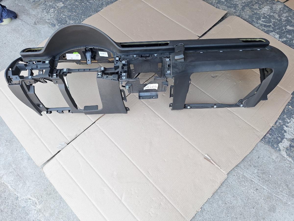 Panou de bord VOLKSWAGEN PASSAT 365 2010 - 2014 2.0 TDi BlueMotion CFFB 3AB857003R