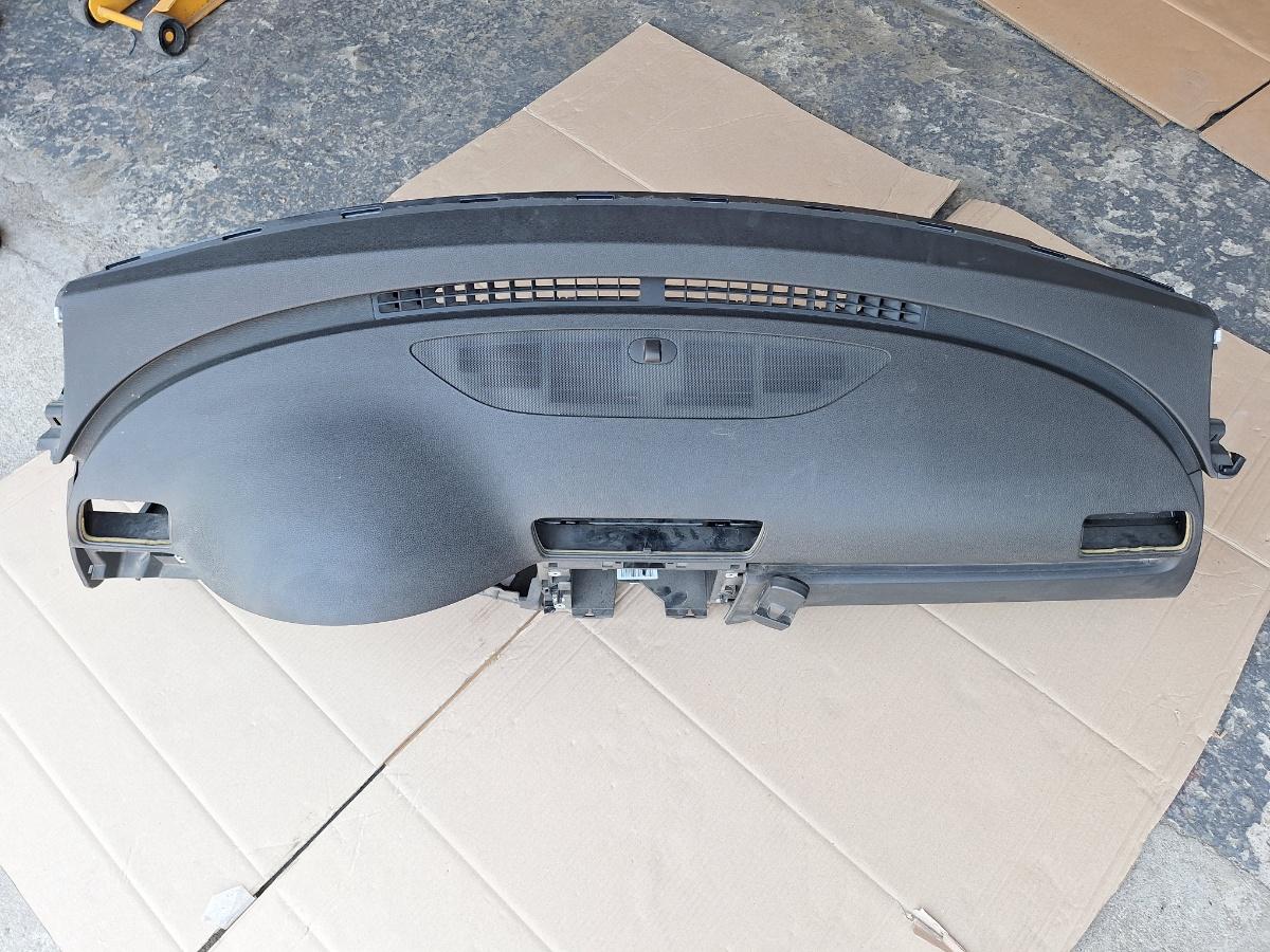 Panou de bord VOLKSWAGEN PASSAT 365 2010 - 2014 2.0 TDi BlueMotion CFFB 3AB857003R