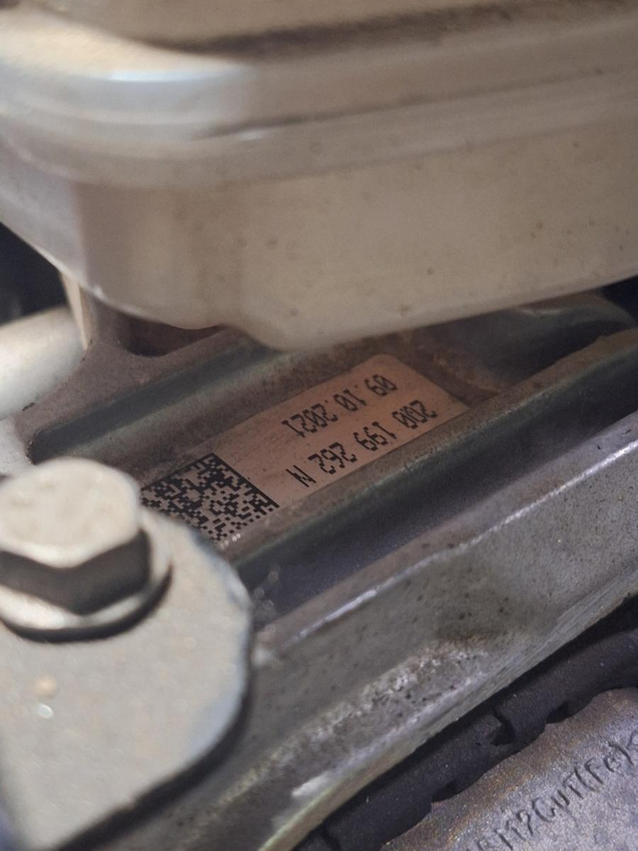 Suport tampon motor dreapta SKODA KAMIQ 2022 1.5 TSI ACT EVO DPCA 110KW|148HP 2022