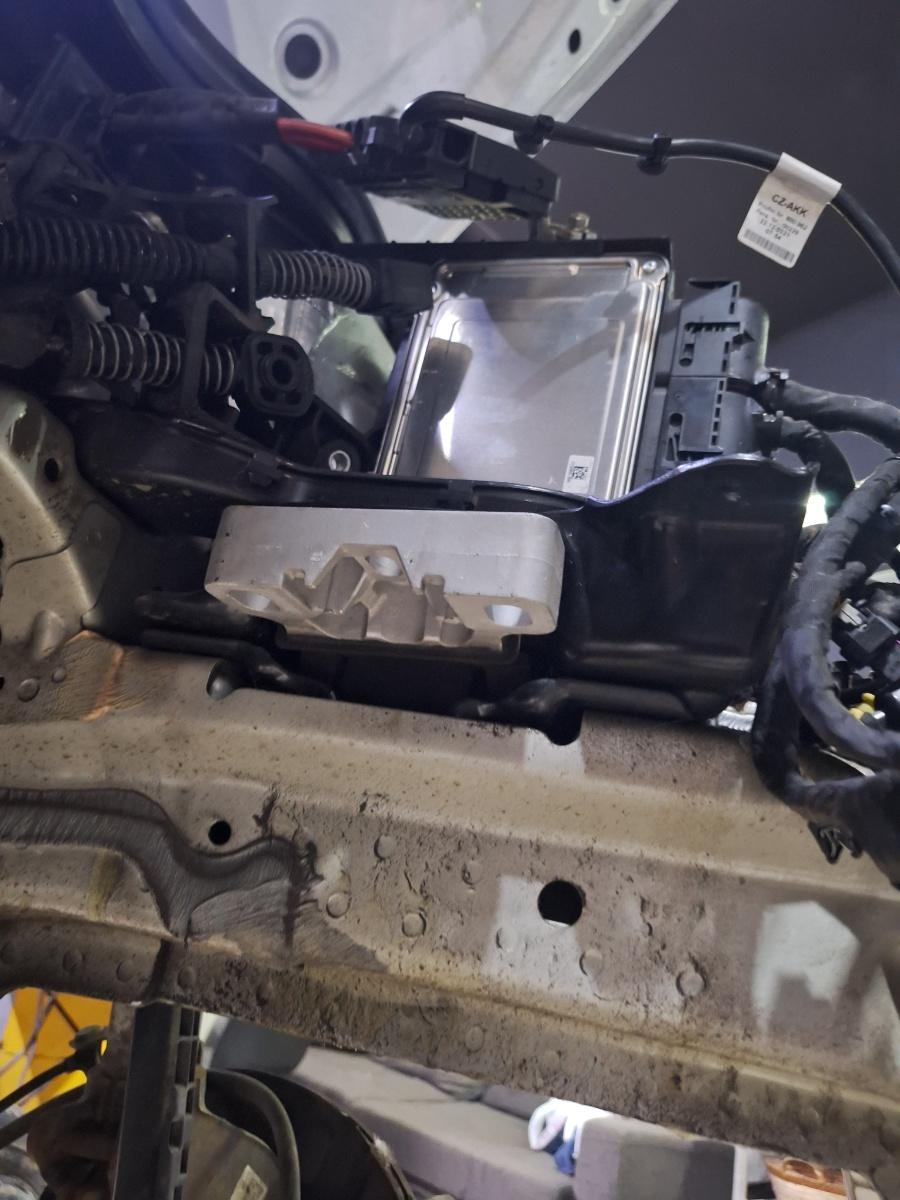 Suport tampon cutie de viteze stanga SKODA KAMIQ [ 2018 -> ] 1.5 TSI ACT EVO DPCA