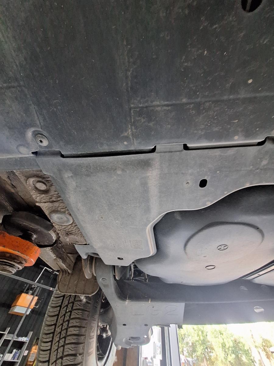 Scut de protectie sub caroserie bara spate dreapta SKODA KAMIQ [ 2018 -> ] 1.5 TSI ACT EVO DPCA 2Q0825102A