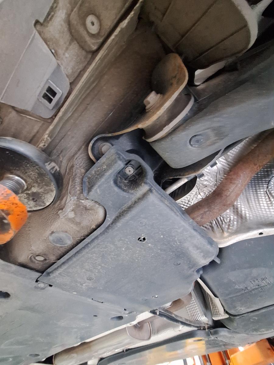 Scut de protectie sub caroserie bara spate SKODA KAMIQ [ 2018 -> ] 1.5 TSI ACT EVO DPCA 2Q0825101A