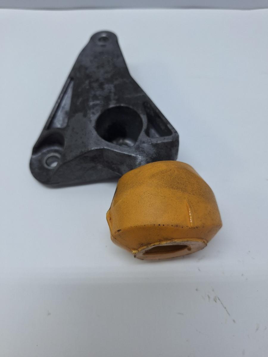 Suport tampon motor AUDI A4 III 8EC, B7 2004 - 2008 2.0 TDI BPW 8E0199343N