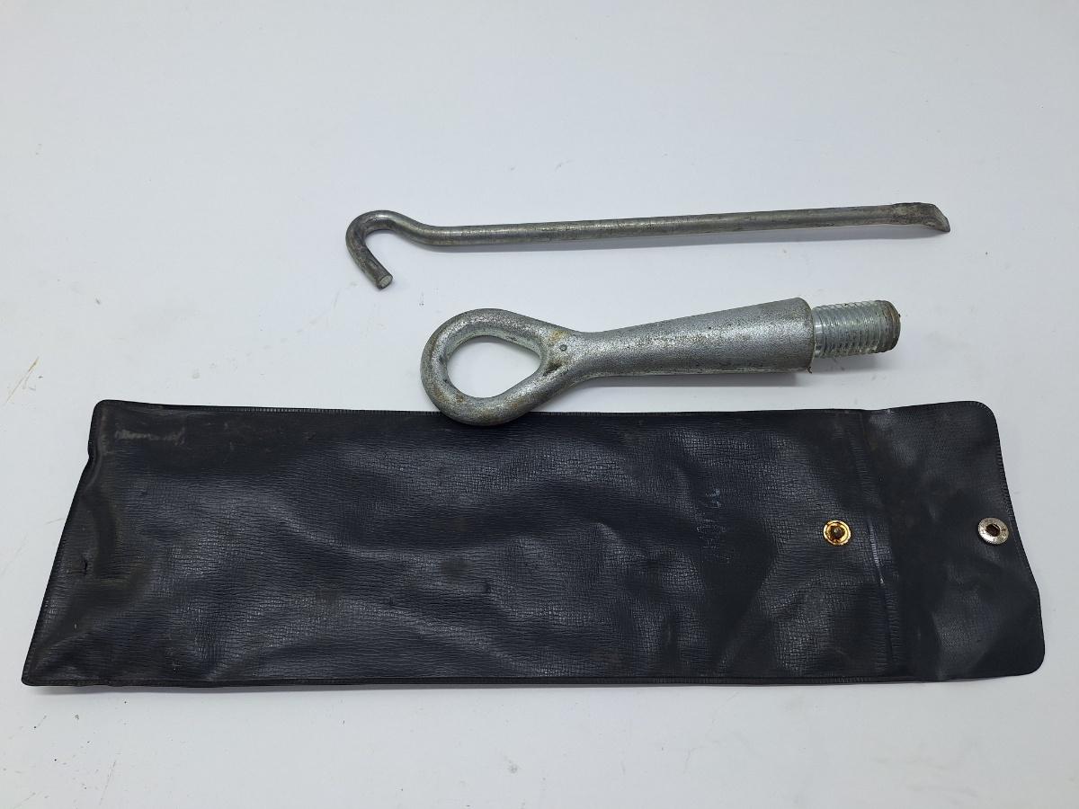 Accesorii fixare carlig de remorcare PEUGEOT 4007 GP_ 2007 -> 2.2 HDi 4H.. 674419