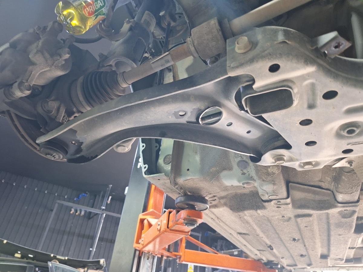 Braț suspensie fata dreapta HYUNDAI i20 2024 1.2 MPi G4LF 62KW|84HP 2024