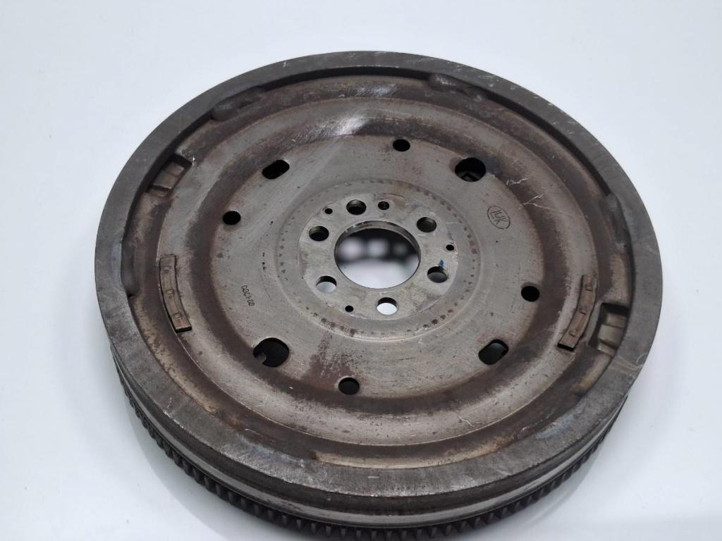Volanta masa doubla AUDI A3 Sportback 8VA, 8VF 2012 -> 1.6 TDI CLHA 03L105266DB