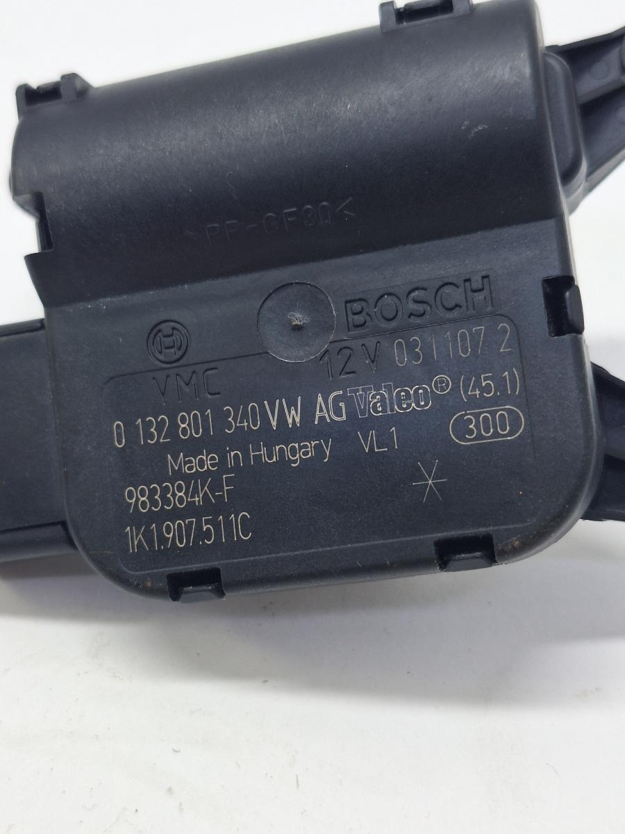 Actuator/motoras clapeta aer AC VOLKSWAGEN TOURAN 1T1, 1T2 2003 - 2010 2.0 TDI BMM VAG 0132801340 1K1907511C