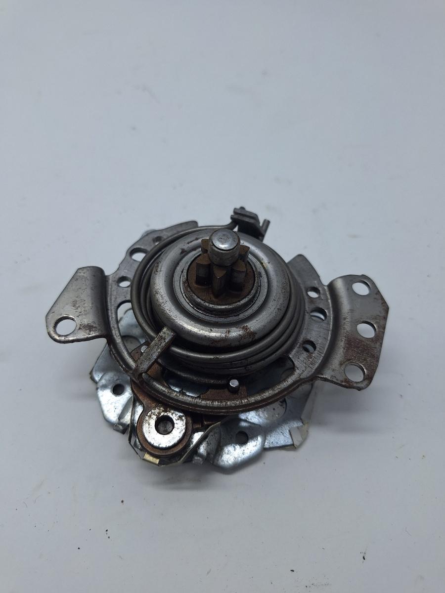 Reglaj scaun pe inaltime stanga fata VOLKSWAGEN GOLF IV 1J1 1997 - 2007 1.6 AEH, AKL, APF, VOLKSWAGEN BORA 1J2 1998 - 2013 1.9 TDI AGR, ALH VAG 900921-103 1J0881053D