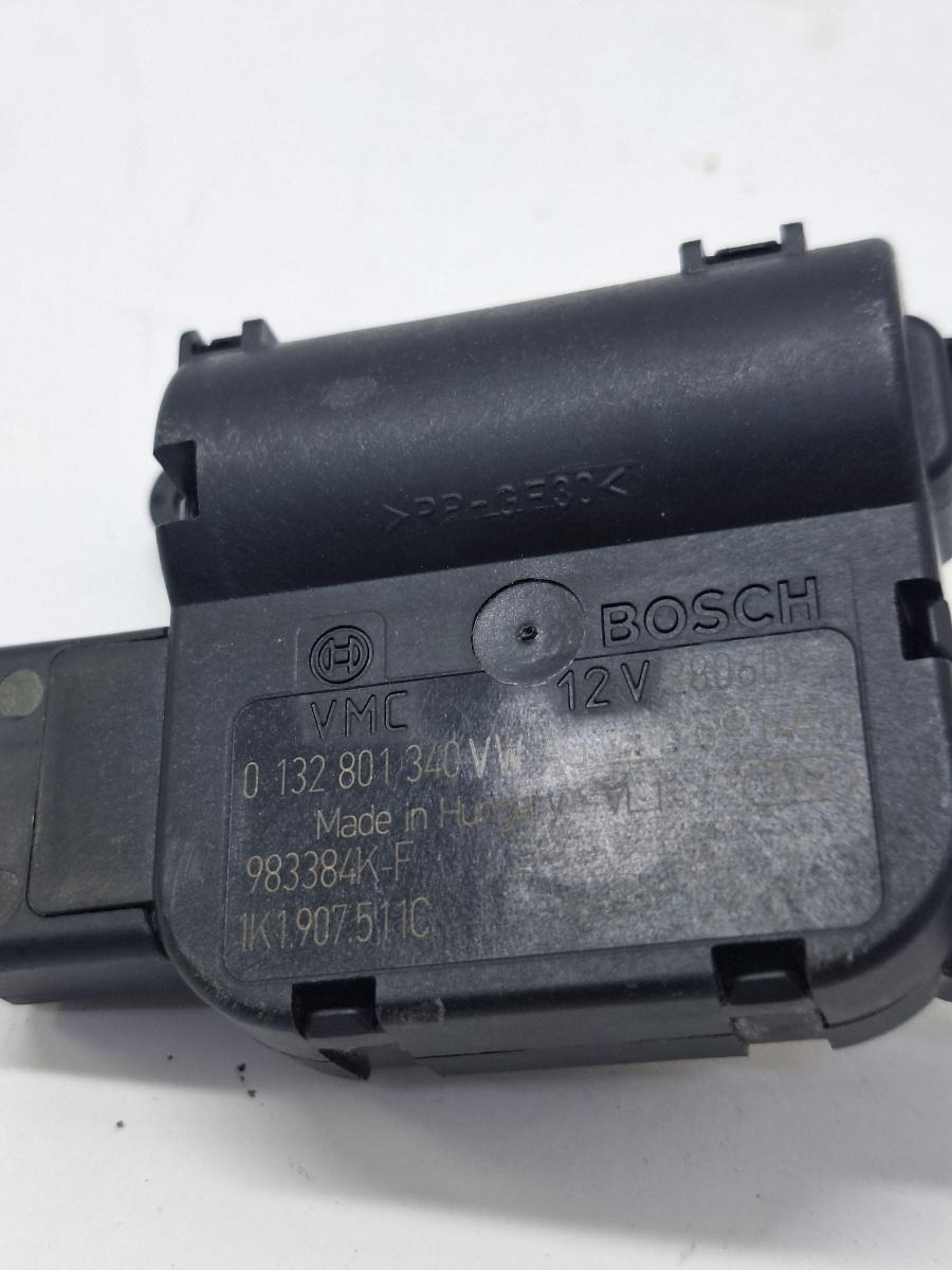 Actuator/motoras clapeta aer AC VOLKSWAGEN GOLF VI 5K1 2008 - 2013 2.0 TDI CBDC, CLCA VAG 0132801340 1K1907511C