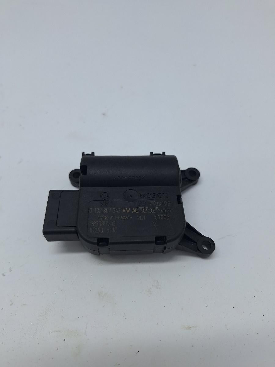 Actuator/motoras clapeta aer AC VOLKSWAGEN PASSAT Variant 3C5 2005 - 2011 2.0 TDI 16V BKP, CBAB VAG 0132801342 1K2907511C