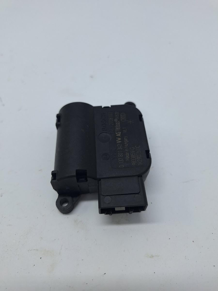 Actuator/motoras clapeta aer AC VOLKSWAGEN PASSAT Variant 3C5 2005 - 2011 2.0 TDI 16V BKP, CBAB VAG 0132801342 1K2907511C