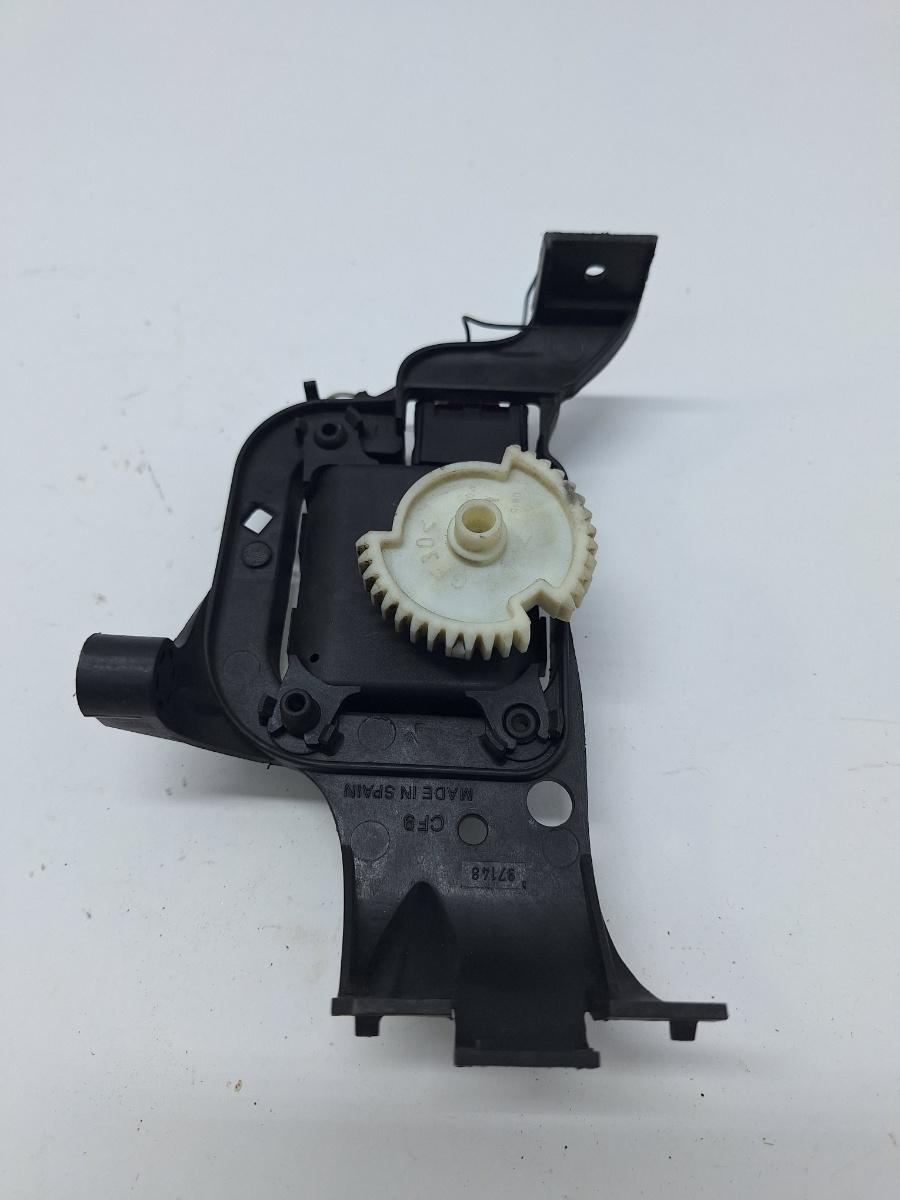 Actuator/motoras clapeta aer AC SKODA FABIA 6Y2 1999 - 2008 1.9 TDI ATD, AXR Bosch 0132801202 6Q1907511A