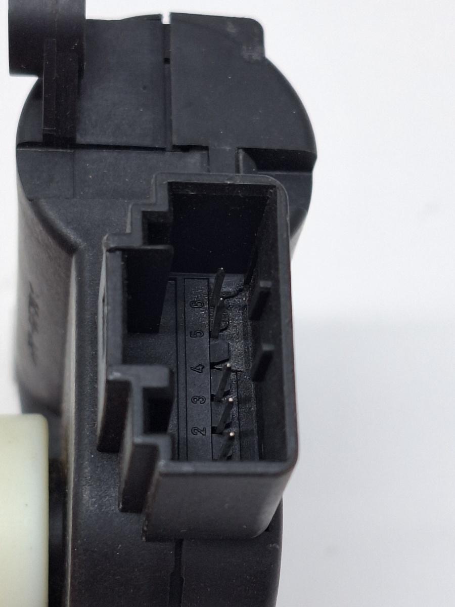 Motoras/actuator clapeta aer VOLKSWAGEN PASSAT 3C2 2005 - 2010 2.0 TDI 16V BKP, CBAB, VOLKSWAGEN PASSAT Variant 3C5 2005 - 2011 2.0 TDI BMP 3C0907511B