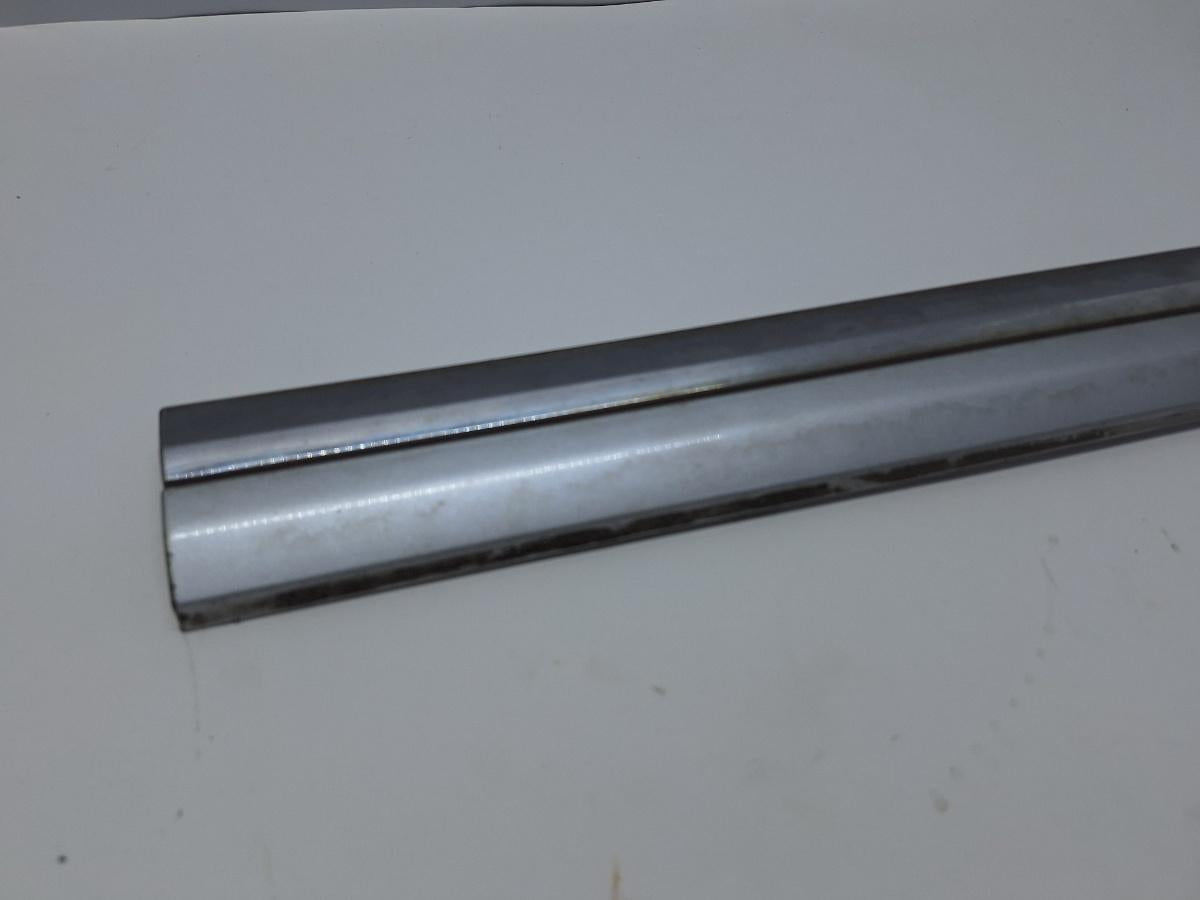 Bandou portiera stanga spate VOLKSWAGEN PASSAT 365 2010 - 2014 2.0 TDi BlueMotion CFFB 3AA854949(A)