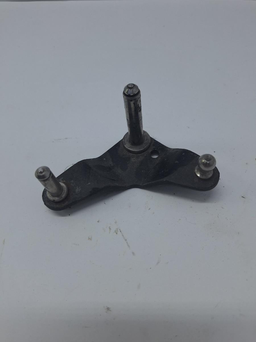 Suport timonerie schimbator de viteze VOLKSWAGEN GOLF IV Variant 1J5 1999 - 2006 1.9 TDI ATD, AXR 1J0711203L