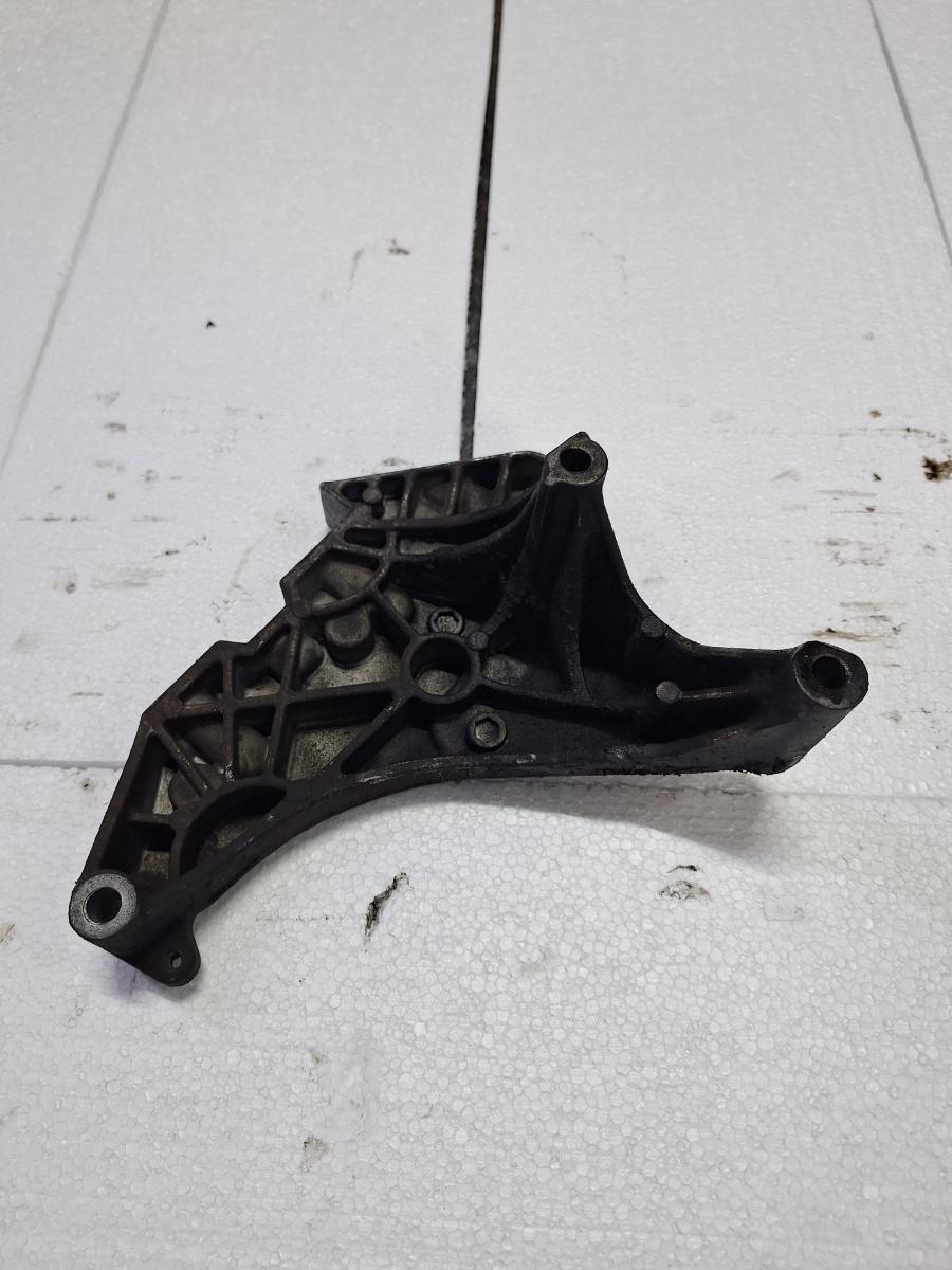 Suport motor la distributie VOLKSWAGEN TIGUAN 5N_ 2007 -> 2.0 TDI CBAB, CFFB 03L199207