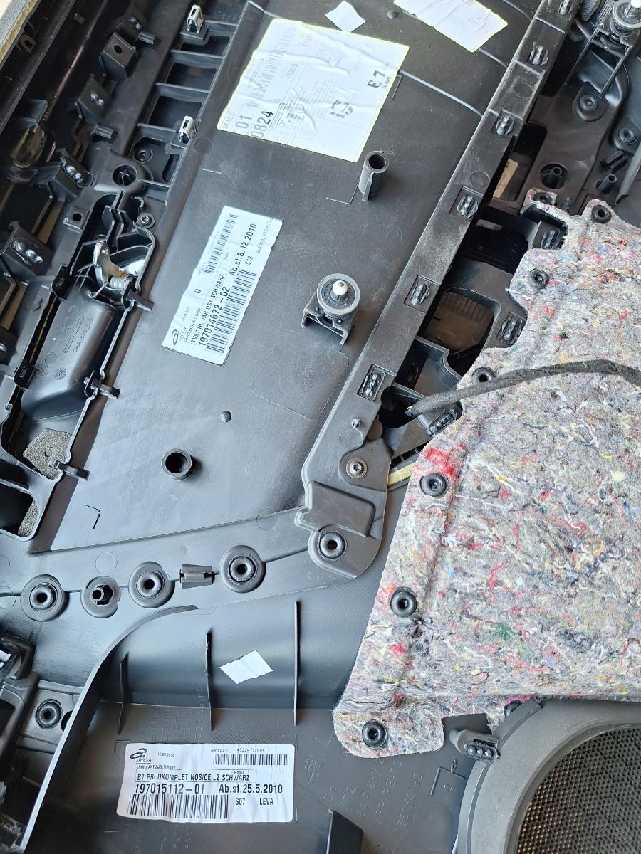 Tapiterie panou portiera spate stanga spate VOLKSWAGEN PASSAT 365 2010 - 2014 2.0 TDi BlueMotion CFFB 3AF867211DG