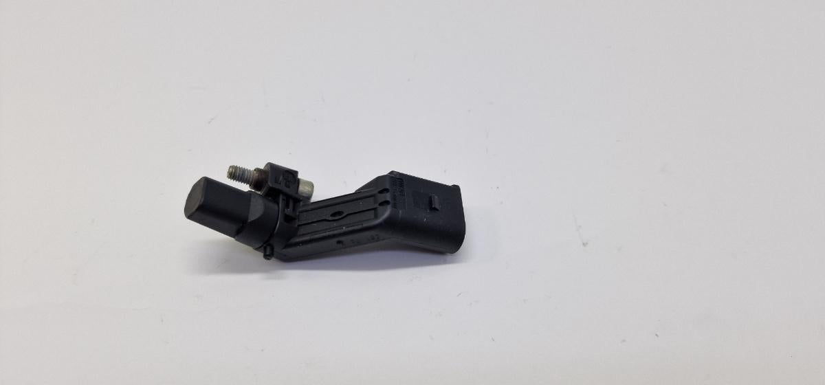 Senzor de pozitie arbore cotit AUDI A4 III 8EC, B7 2004 - 2008 2.0 TDI BRD, AUDI A4 IV Avant 8K5, B8 2007 - 2015 2.0 TDI CAGA, CJCA, CMEA, CMFA 036906433A