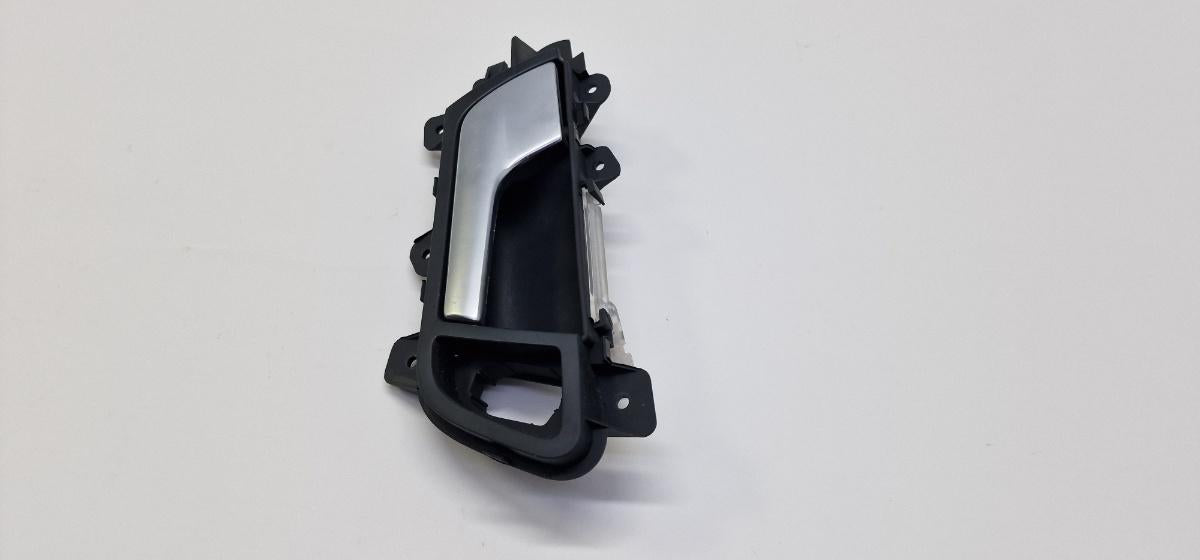 Maner interior portiera fata AUDI A4 IV Avant 8K5, B8 2007 - 2015 2.0 TDI CAGA, CJCA, CMEA, CMFA 8K0837019G