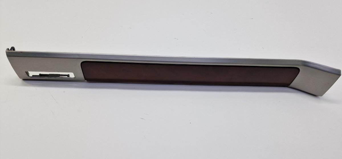 Alte piese ale panoului de bord VOLKSWAGEN TOUAREG 7LA, 7L6, 7L7 2002 - 2013 7L6857188S