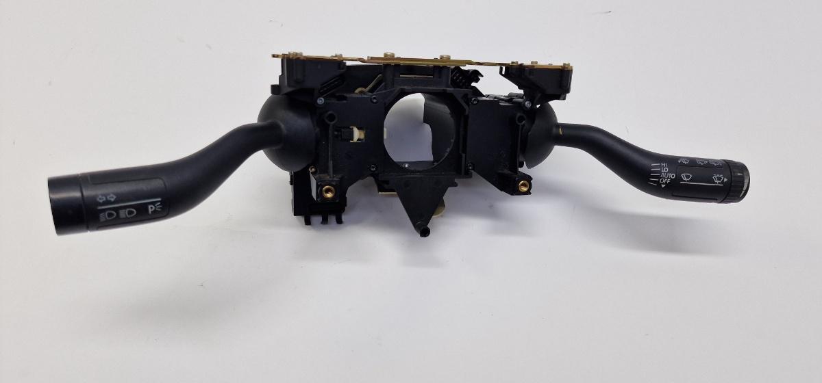 Maneta stergatoare lampa de semnalizare VOLKSWAGEN TOUAREG 7LA, 7L6, 7L7 2002 - 2013 7L6953549H