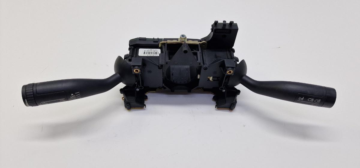 Maneta stergatoare lampa de semnalizare VOLKSWAGEN TOUAREG 7LA, 7L6, 7L7 2002 - 2013 7L6953549H