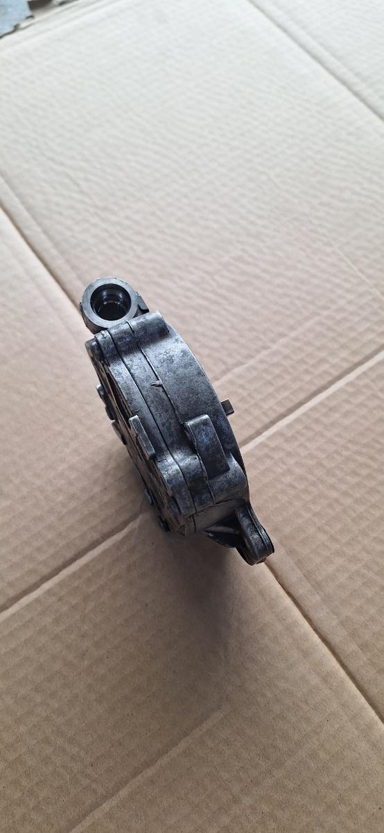 Pompa de vacuum SKODA SUPERB III Estate 3T5 2009 - 2015 2.0 TDI CBBB, CFGB 03L145100G