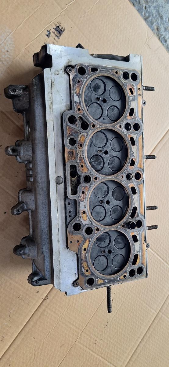 Chiulasa motor SKODA SUPERB III Estate 3T5 2010 - 2015 2.0 TDI CFGB 03L103373A