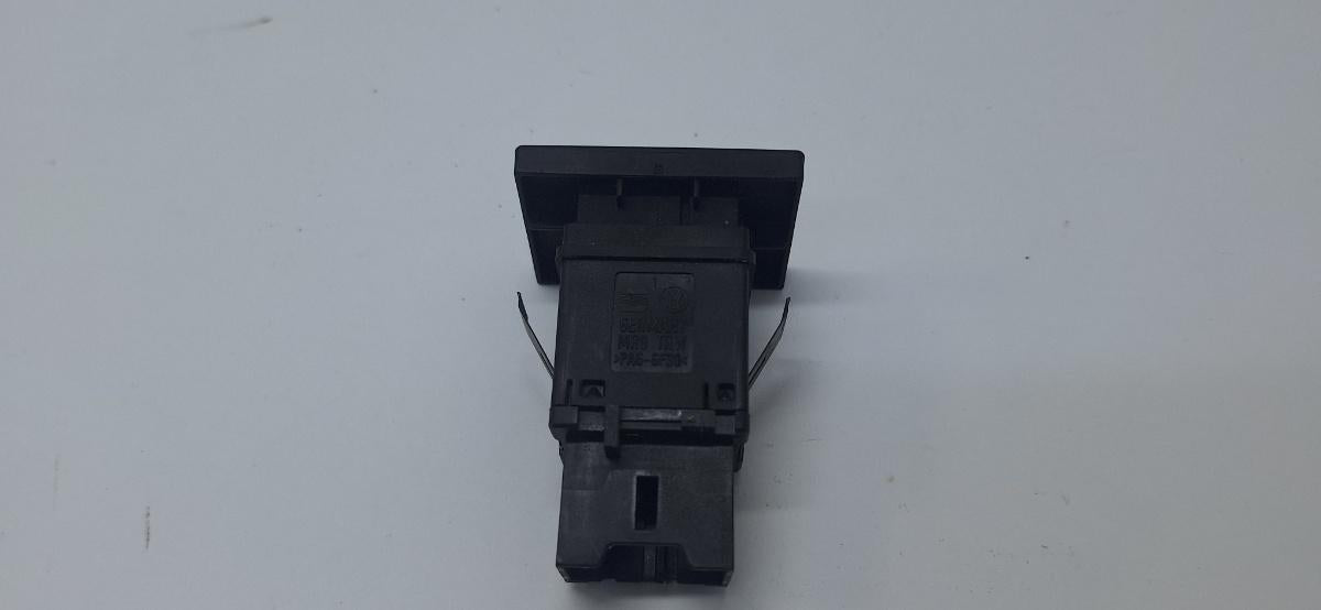 Buton avarii SOS VOLKSWAGEN TOUAREG 7LA, 7L6, 7L7 2002 - 2013 3.0 V6 TDI BKS, CATA 7L6953235A