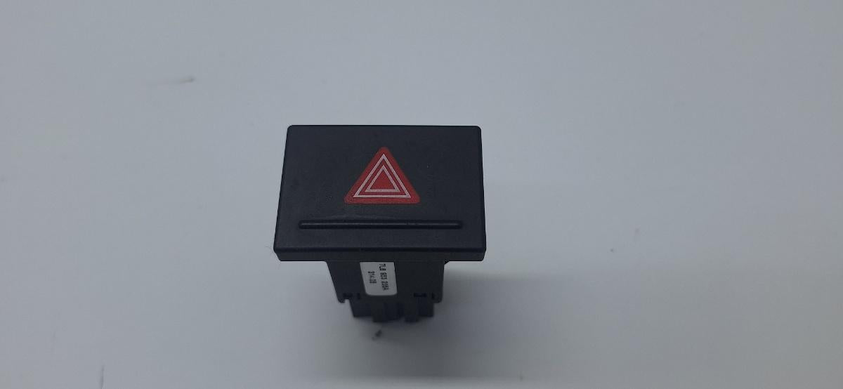 Buton avarii SOS VOLKSWAGEN TOUAREG 7LA, 7L6, 7L7 2002 - 2013 3.0 V6 TDI BKS, CATA 7L6953235A