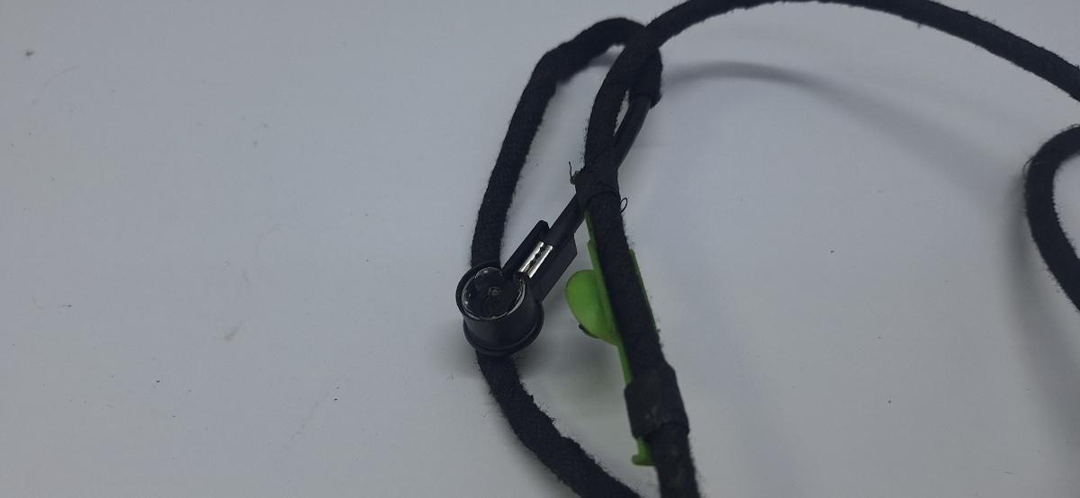 Cablu antena VOLKSWAGEN GOLF IV 1J1 1997 - 2007 1.9 TDI ATD, AXR, VOLKSWAGEN GOLF V 1K1 2003 - 2009 1.9 TDI BKC, BLS, BXE VAG 038128063G