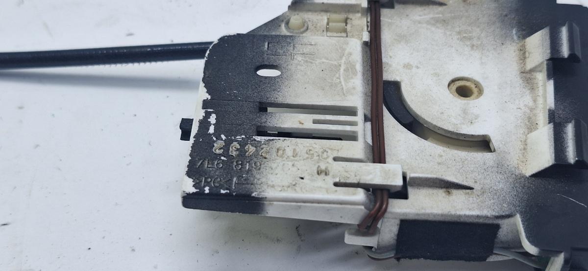 Grila de ventilatie bord centrala VOLKSWAGEN TOUAREG 7LA, 7L6, 7L7 2002 - 2013 3.0 V6 TDI BKS, CATA 7L6819765H