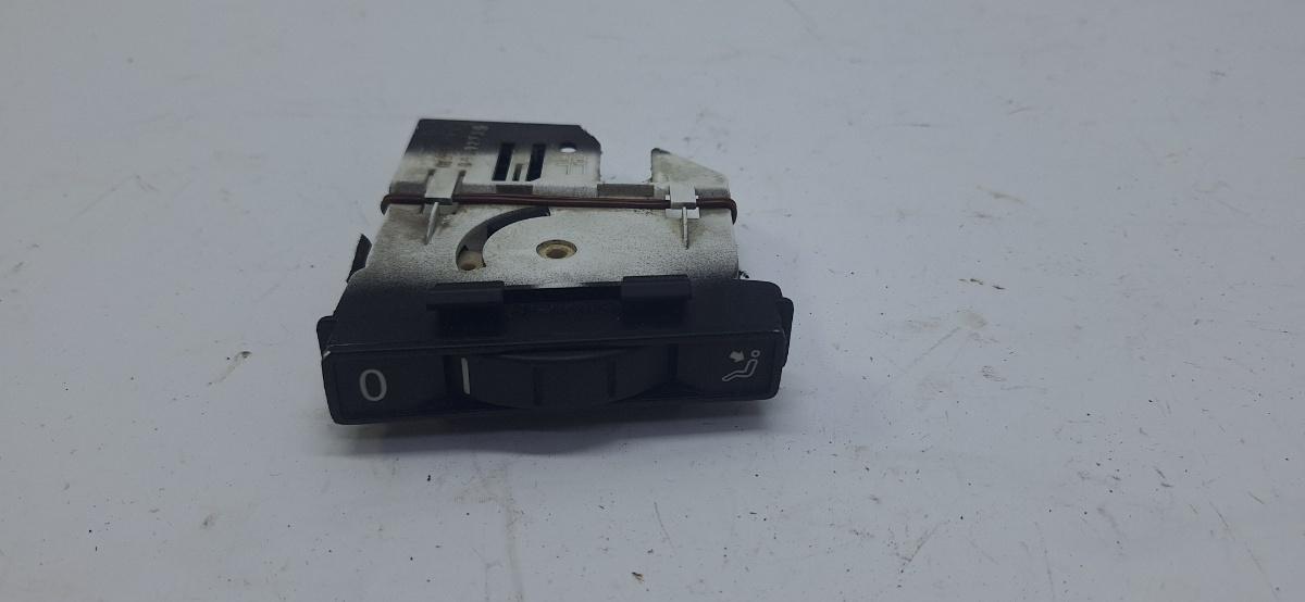Grila de ventilatie bord centrala VOLKSWAGEN TOUAREG 7LA, 7L6, 7L7 2002 - 2013 3.0 V6 TDI BKS, CATA 7L6819765H