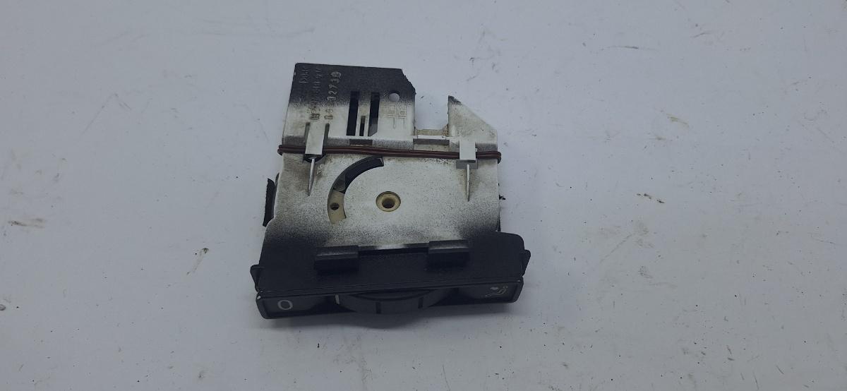 Grila de ventilatie bord centrala VOLKSWAGEN TOUAREG 7LA, 7L6, 7L7 2002 - 2013 3.0 V6 TDI BKS, CATA 7L6819765H
