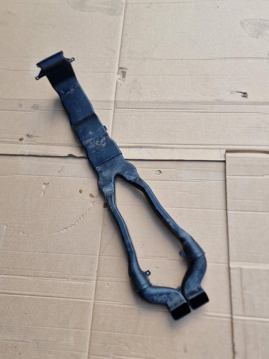 Conducta de aer habitaclu sub cotiera VOLKSWAGEN PASSAT 365 2010 - 2014 2.0 TDi BlueMotion CFFB 3C0864253A