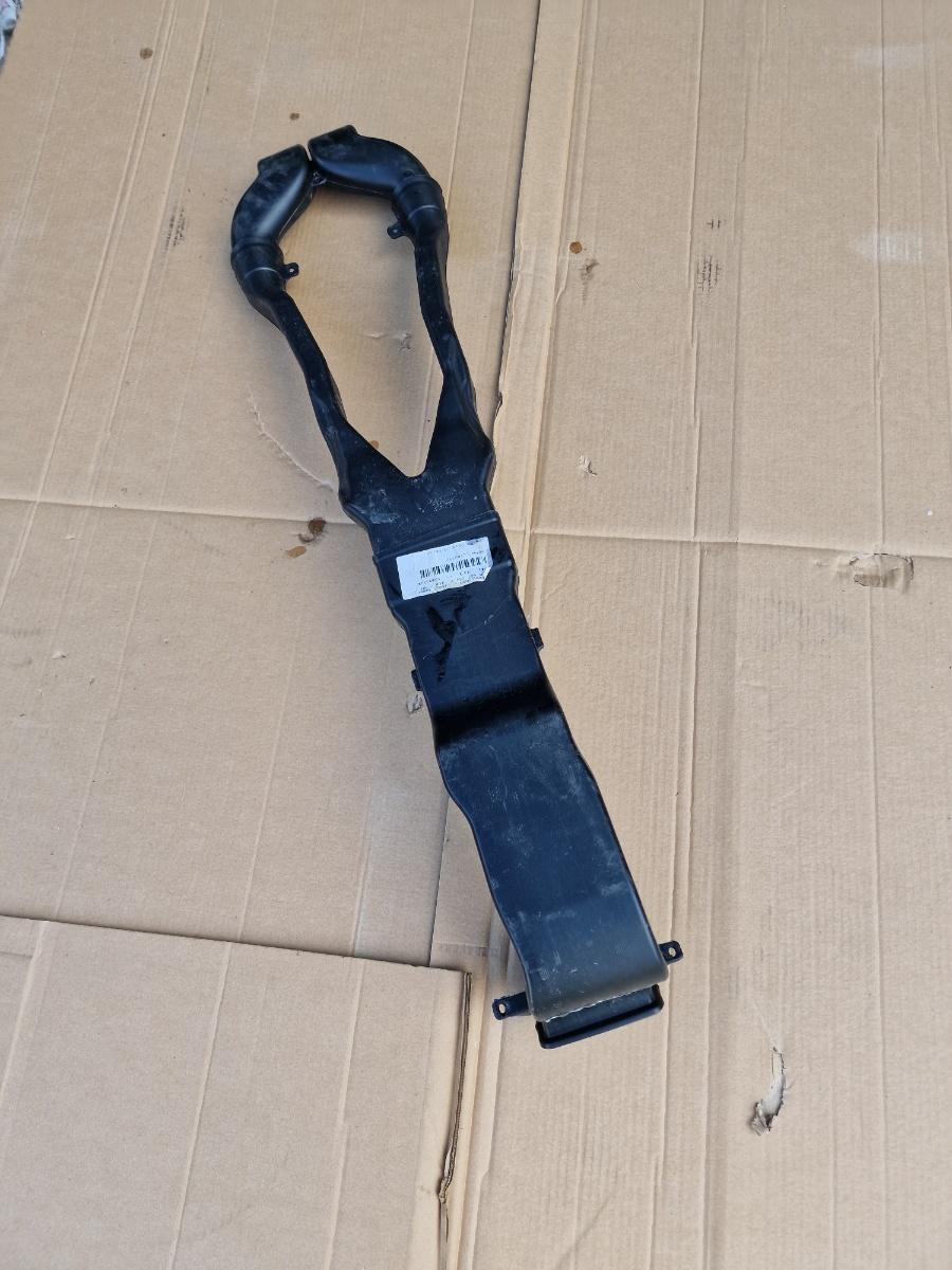 Conducta de aer habitaclu sub cotiera VOLKSWAGEN PASSAT 365 2010 - 2014 2.0 TDi BlueMotion CFFB 3C0864253A