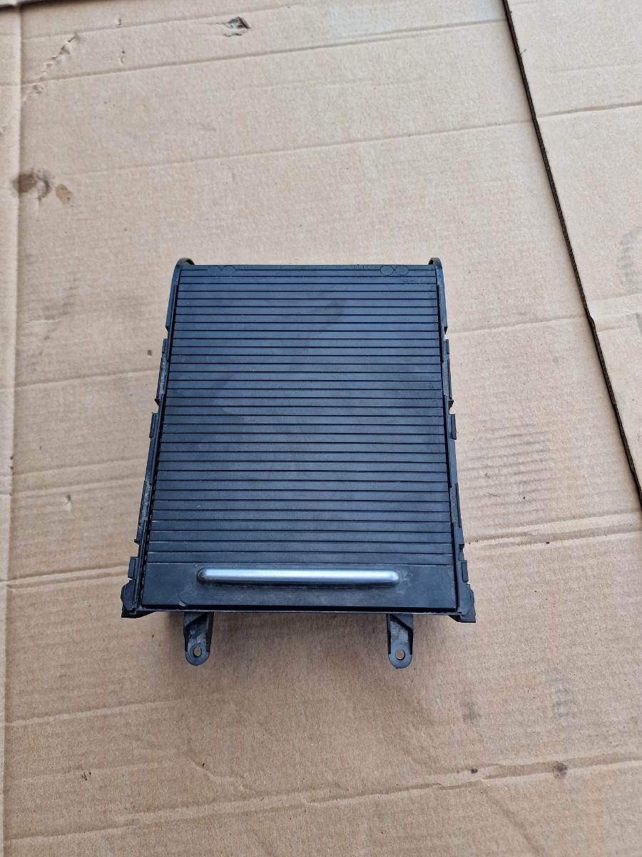 Suport pahare fata VOLKSWAGEN PASSAT 365 2010 - 2014 2.0 TDi BlueMotion CFFB 3C0858329H