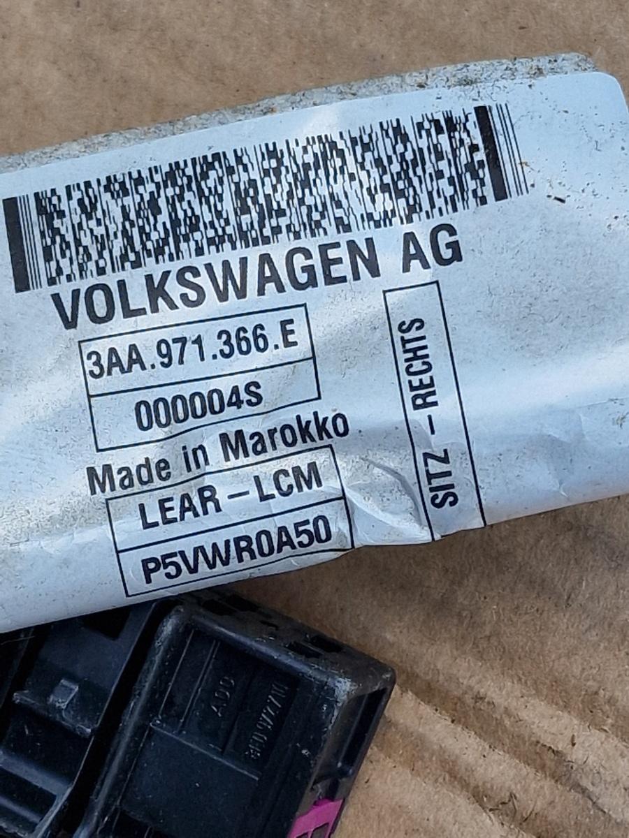 Cablaj scaun dreapta fata VOLKSWAGEN PASSAT 365 2010 - 2014 2.0 TDi BlueMotion CFFB 3AA971366E