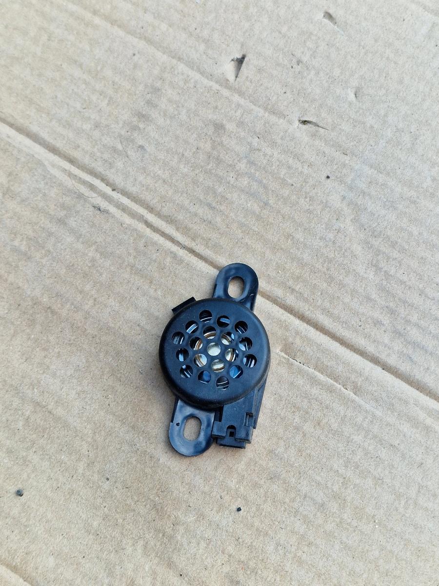 Difuzor senzor de parcare PDC fata VOLKSWAGEN PASSAT 365 2010 - 2014 2.0 TDi BlueMotion CFFB 8E0919279